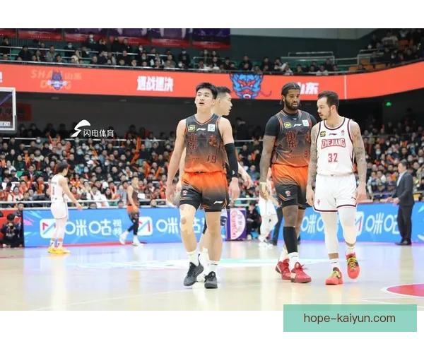 山东泰山在济南奥体的主场表现稳健，备受关注的状态持续上升。