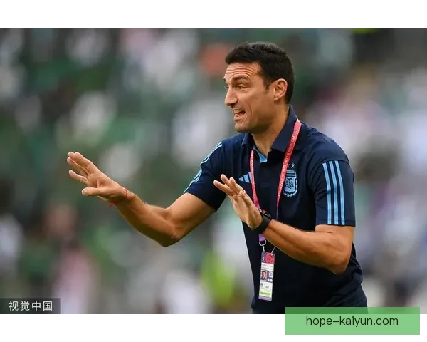 斯卡洛尼战术执行难点分析：球队在攻防转换中的挑战与机遇