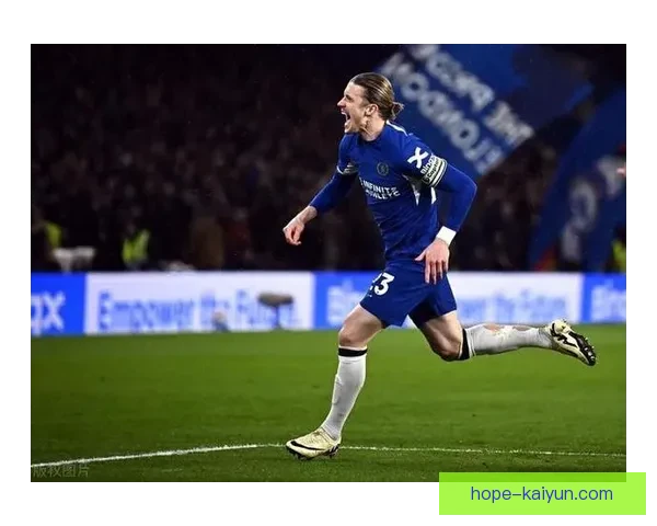 滕哈赫防守体系稳健，球队在本赛季发挥稳定，表现值得关注。